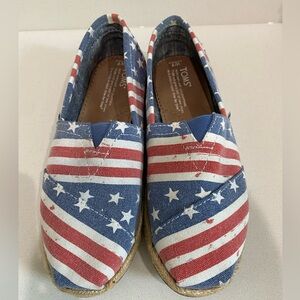 Red, white, and blue patriotic American flag Tom’s